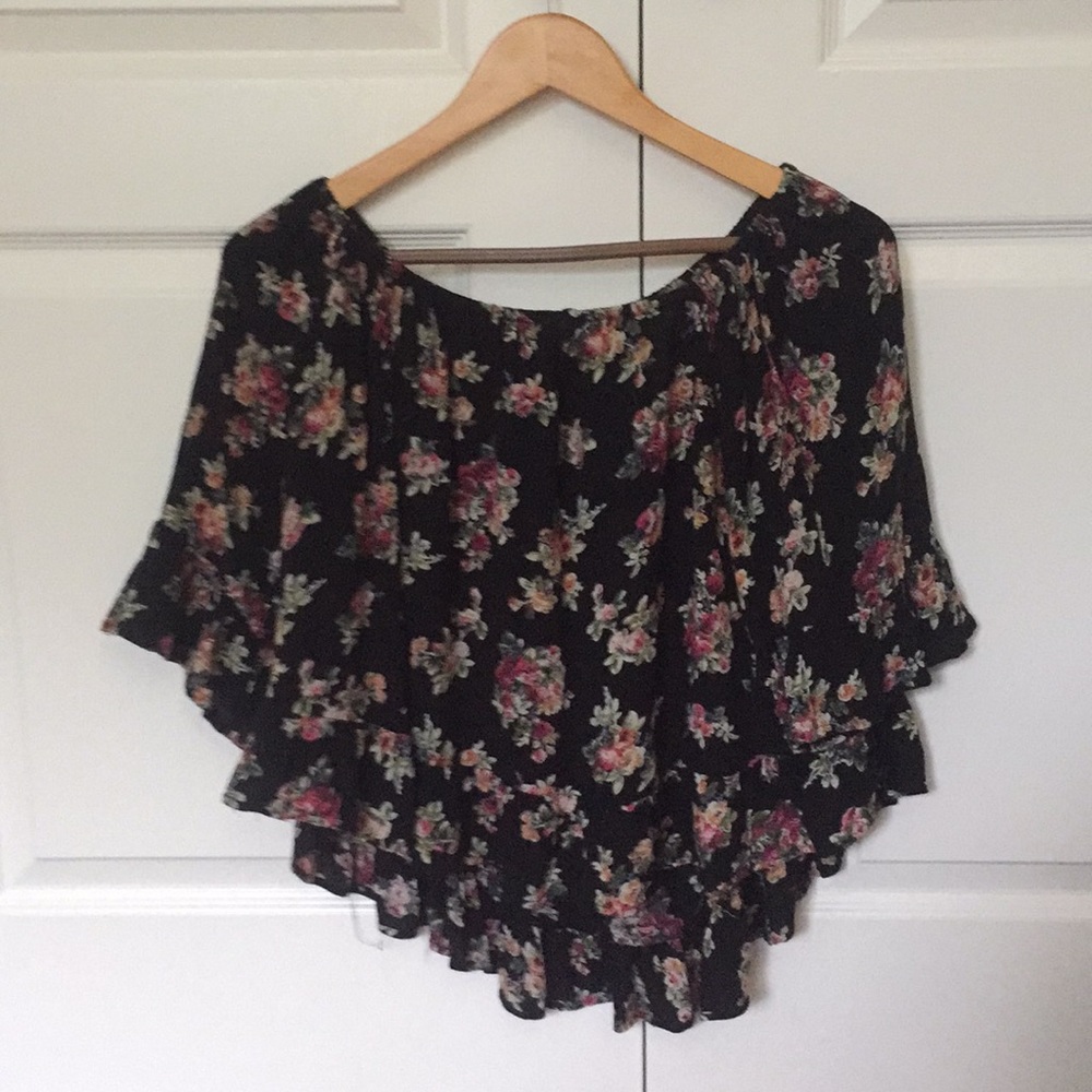 Flower ruffle top🦋